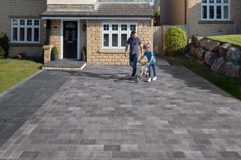 Marshalls Driveways Driveline Nova® Coarse 300 x 150 x 50 Pebble Grey Driveway Block Paving